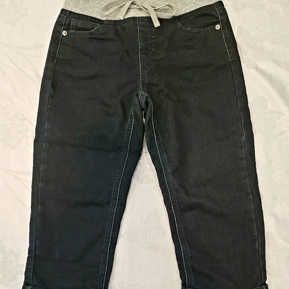 Girl's Capri-Length Pants - Picture 1 of 1